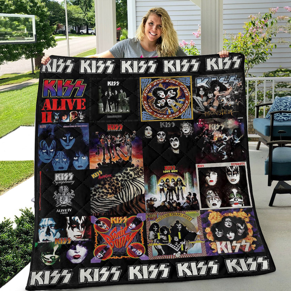 KISS Quilt Blanket – GNE 2284