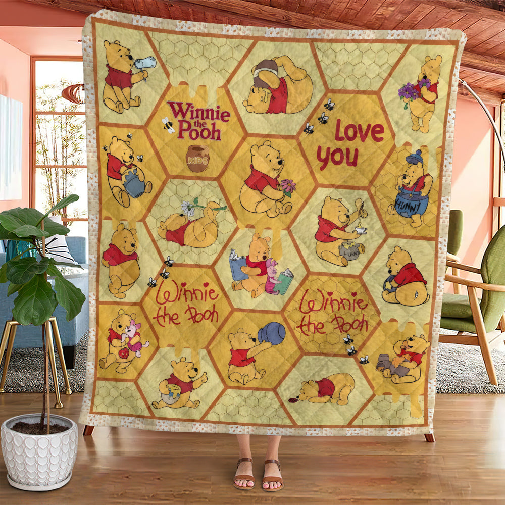 Winnie-the-Pooh Quilt Blanket – TMTHU6401